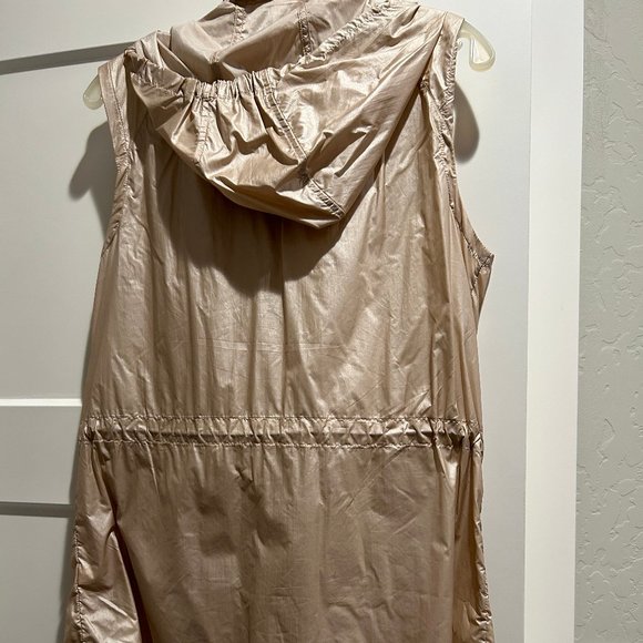 ALTHLETA, GOLD LONG VEST, FITS SMALL TO A LARGE, OS, WORN ONCE. LIKE NEW. - Picture 3 of 4